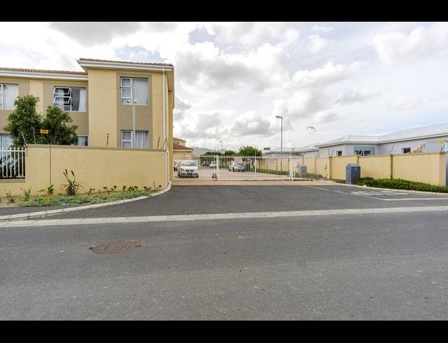 2 BEDROOM APARTMENT SOLD IN BURGUNDY ESTATE